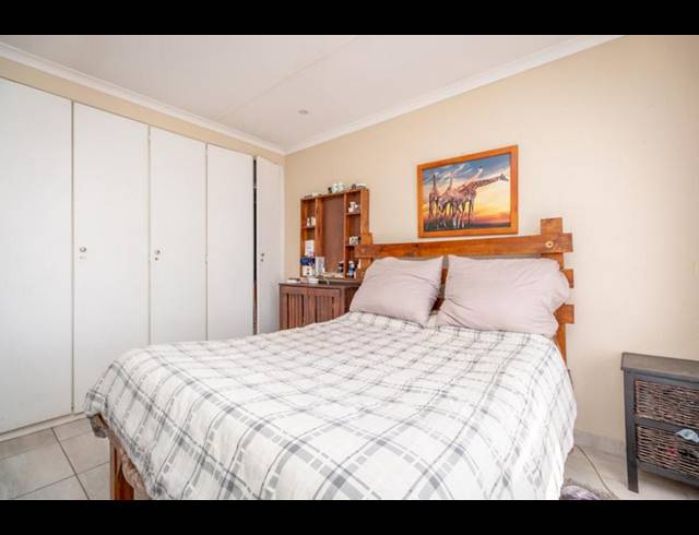 2 BEDROOM TOWNHOUSE FOR SALE IN RANGE VIEW